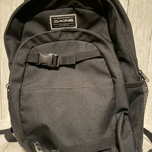 Dakine Black Backpack with Front Buckle and Mesh Pocket